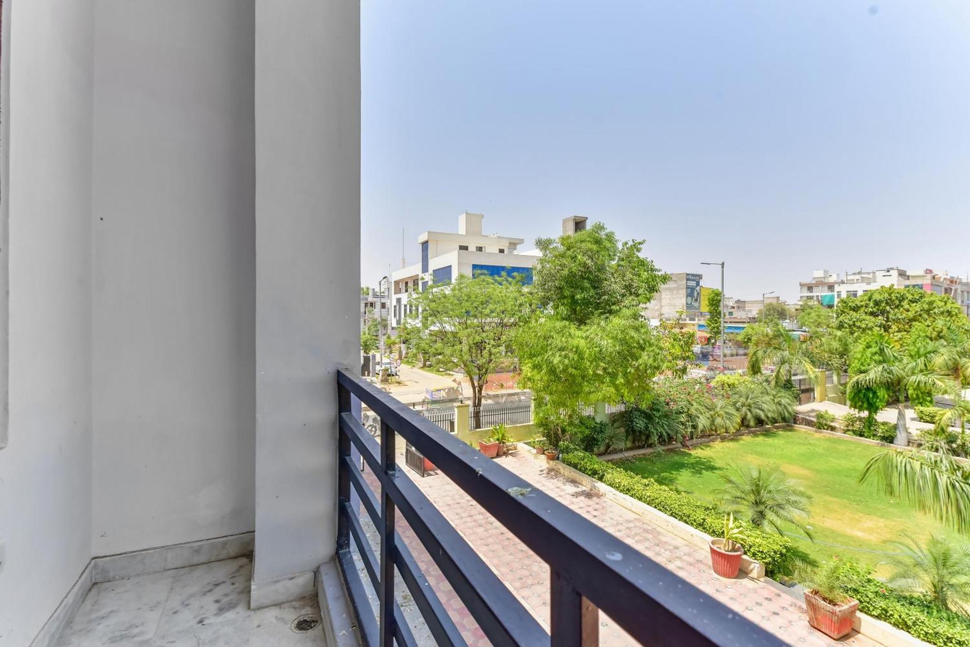 Hotel O S R Τζαϊπούρ Εξωτερικό φωτογραφία